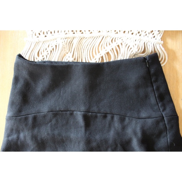 Zara Thick Textured Mini Skirt Small Preowned - Picture 2 of 6